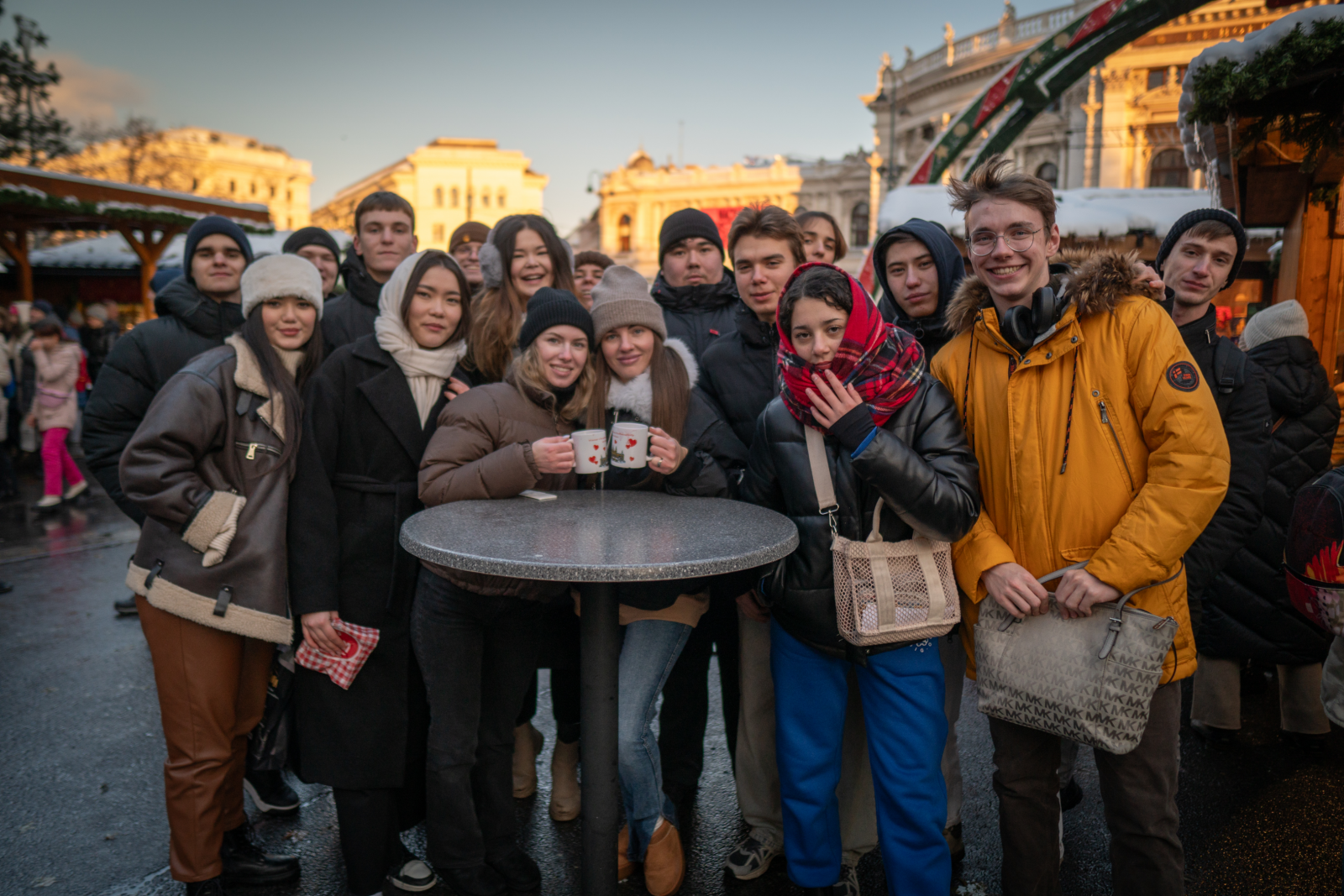 Дружба с одногруппниками помогает преодолеть ностальгию